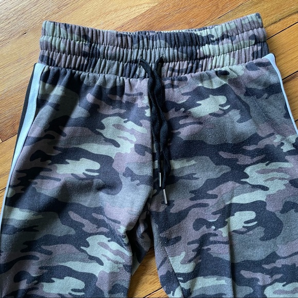 🎉2X HP🎉XS Women’s Rue 21 Camo Pants - Picture 7 of 13
